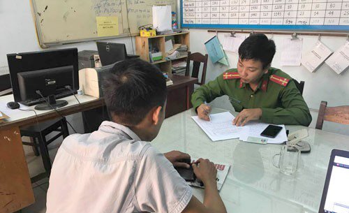 Đang ghi hình vụ tai nạn giao thông, phóng viên ở Đà Nẵng bị nhóm người xăm trổ hành hung