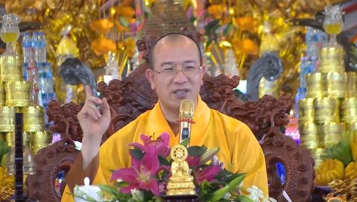 Video: Đề xuất đình chỉ mọi chức vụ của trụ trì chùa Ba Vàng Thích Trúc Thái Minh sau vụ thỉnh vong