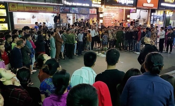 Bé 3 tuổi ngã từ ô thoáng trong phòng vệ sinh chung cư xuống đất thiệt mạng