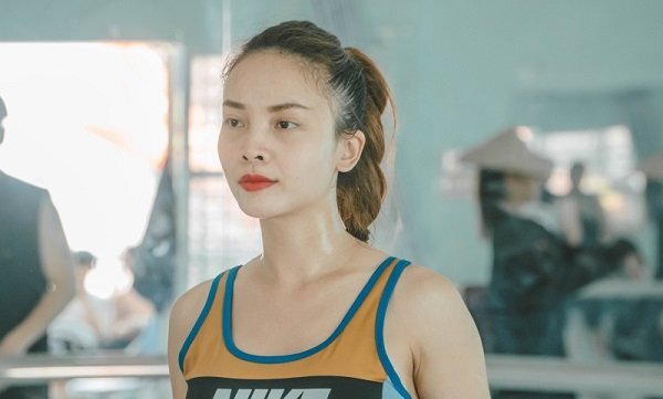 Yến Trang mướt mồ hôi tập luyện chuẩn bị cho liveshow của Vũ đoàn Bước Nhảy