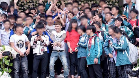 Vì sao một số người trẻ thần tượng Khá ‘Bảnh’ đến vậy?