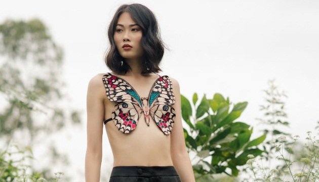 Quán quân 'Vietnam's Next Top Model' hở táo bạo giữa thiên nhiên