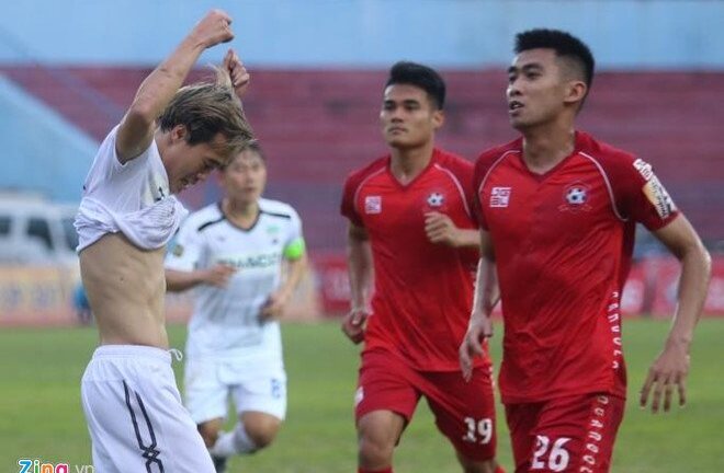 Văn Toàn đá hỏng phạt đền, HAGL thua trận thứ 3 liên tiếp