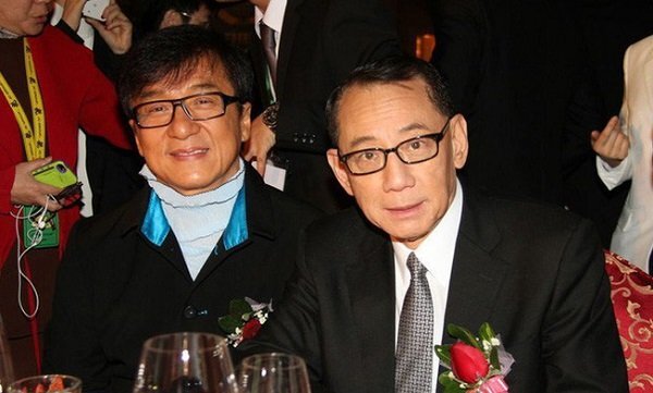Ông trùm thao túng showbiz Hong Kong trăng hoa nhưng vẫn sợ vợ