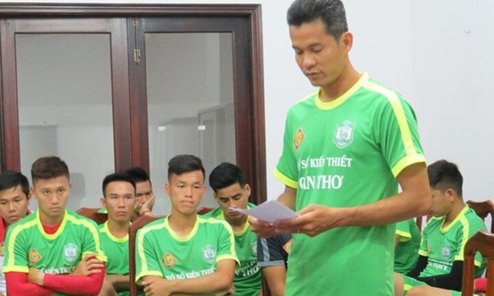 Cầu thủ Cần Thơ bị treo giò 11 trận: CĐV không phục VFF, gửi tâm thư kêu oan
