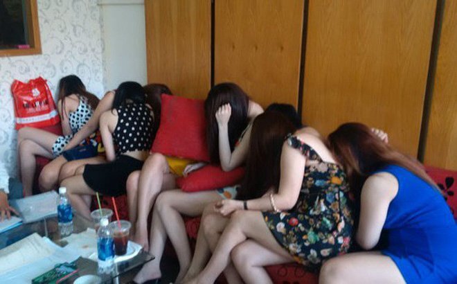 Tìm việc làm qua mạng, nhiều cô gái trẻ bị bán vào ổ mại dâm