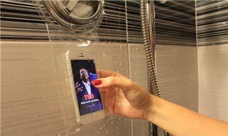 Cô gái 20 tuổi thiệt mạng do dùng điện thoại đang sạc khi tắm