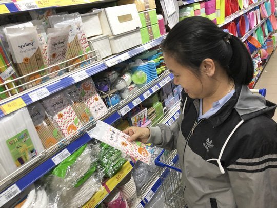 Saigon Co.op ngưng kinh doanh ống hút nhựa