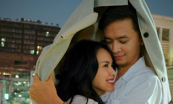 Vợ chồng Tú Vi – Văn Anh ngọt ngào kỷ niệm 6 năm yêu nhau