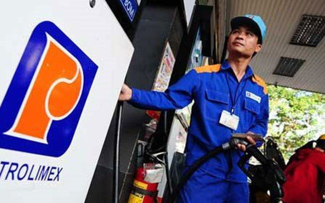 Xăng tăng thêm 1.202 đồng mỗi lít