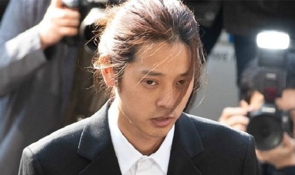 Nạn nhân lên tiếng tố bị Jung Joon Young cùng 4 người khác cưỡng hiếp tập thể