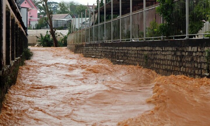 Clip: Đà Lạt ngập nặng sau trận mưa lớn