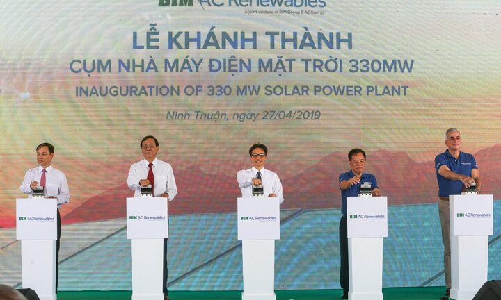 Cụm nhà máy điện mặt trời 330MWP lớn nhất Đông Nam Á chính thức hòa lưới điện quốc gia