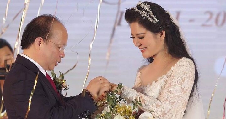 Đinh Hiền Anh: Tôi là ca sĩ và không muốn dùng tới bất cứ danh xưng nào khác