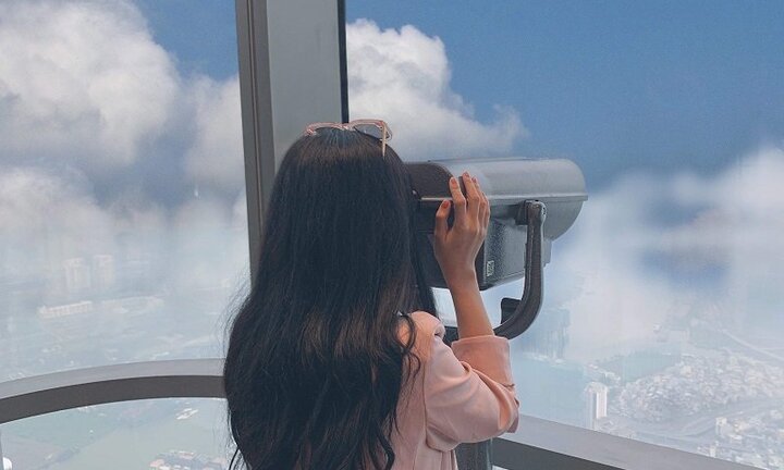 'Sống ảo trên mây' ở Đài quan sát Skyview cao nhất Đông Nam Á
