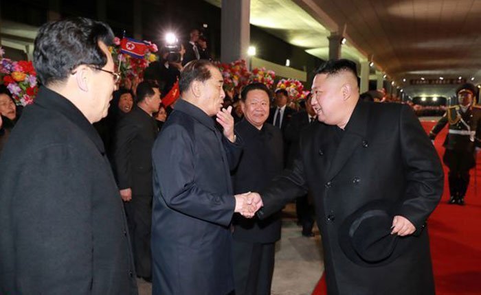 Video: Người Triều Tiên bật khóc khi đón ông Kim Jong-un từ Nga về nước