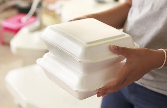 Hộp xốp đựng thực phẩm bắt đầu bị cấm tại Mỹ