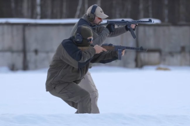 Nga thử nghiệm 2 khẩu tiểu liên huyền thoại thời Thế chiến II trong điều kiện hiện đại