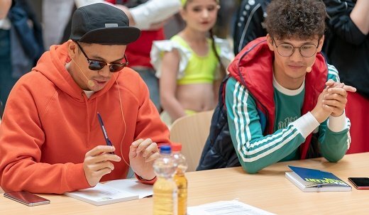 Sau khi là đại diện duy nhất của Việt Nam tham dự 'Billboard Music Awards', Trọng Hiếu sang Đức làm giám khảo