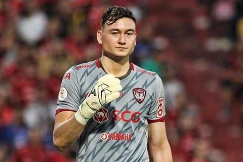 Văn Lâm thủng lưới 3 bàn, Muangthong United chìm sâu trong khủng hoảng