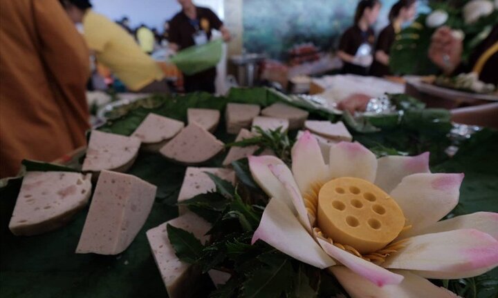 Lý do tiệc buffet 'khổng lồ' tại Đại lễ Phật đản Vesak 2019 có món ăn mặn