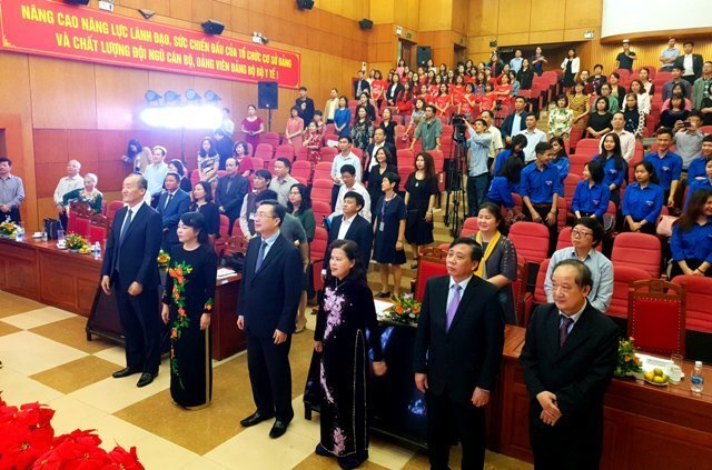 Bộ trưởng Y tế chỉ thị toàn ngành tập thể dục giữa giờ, tăng cường vận động