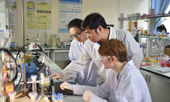 Đại học Việt Pháp tuyển sinh theo hình thức phỏng vấn năm 2019