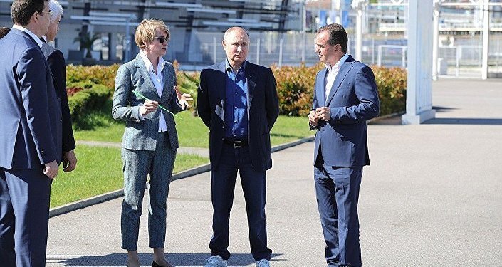 Phong cách thời trang mới của Tổng thống Putin gây 'sốt'