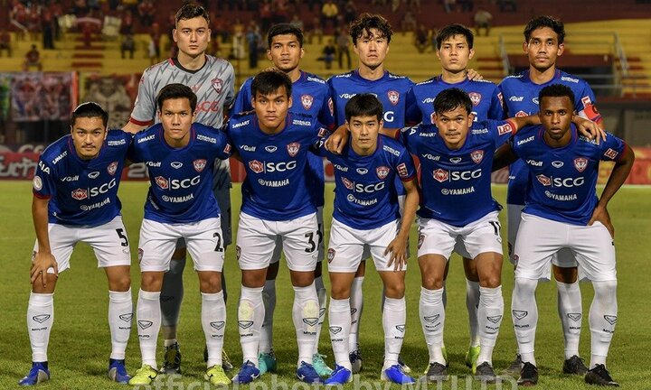 Phung phí cơ hội, đội bóng của Văn Lâm bị đội hạng 2 loại cay đắng