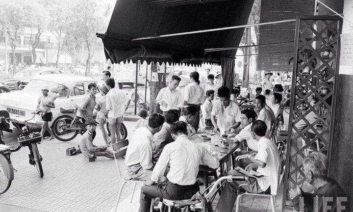 Bí mật đằng sau những bức ảnh treo tại khách sạn cao nhất Đông Nam Á