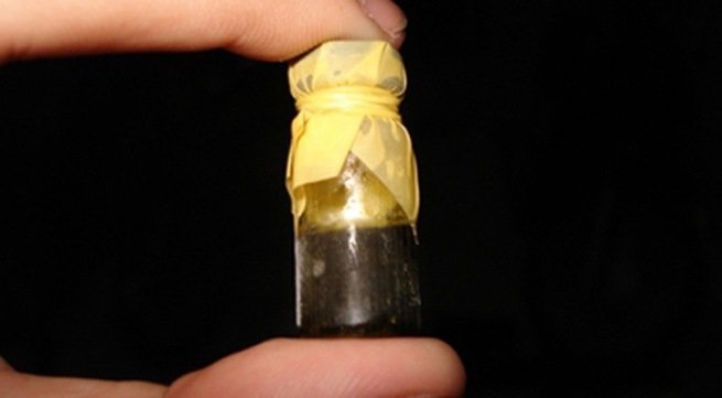 Đôi nam nữ vào nhà nghỉ uống thuốc trừ sâu tự tử