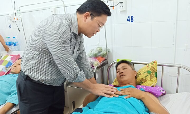 Truy đuổi cát tặc, cán bộ địa chính xã bị tông gãy xương: Lãnh đạo Quảng Nam nói gì?