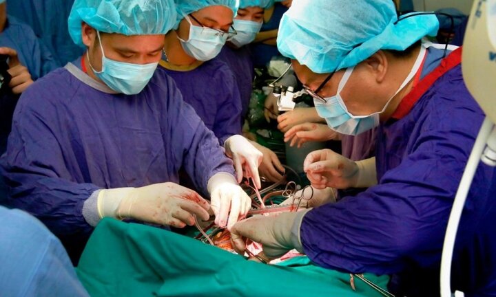 Cha hiến tạng con trai 26 tuổi chết não cứu sống 4 người