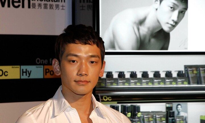 Video: Tỉa lông mày đàn ông – Ngành công nghiệp tỷ đô ở Hàn Quốc