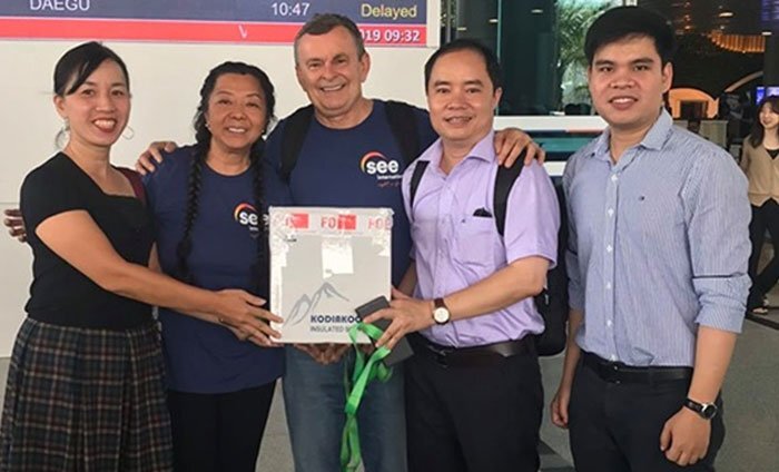 10 giác mạc của những người Mỹ vừa qua đời được gửi tặng tới Việt Nam