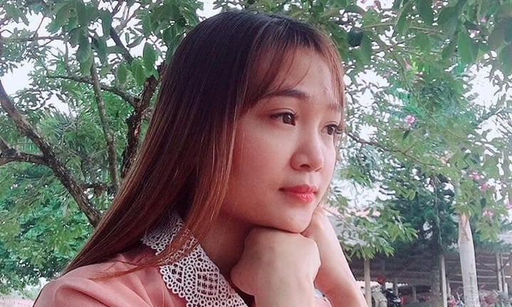 Ảnh: Cô giáo 9x 'gây thương nhớ' trên mạng xã hội sau bức ảnh tạo dáng với học trò