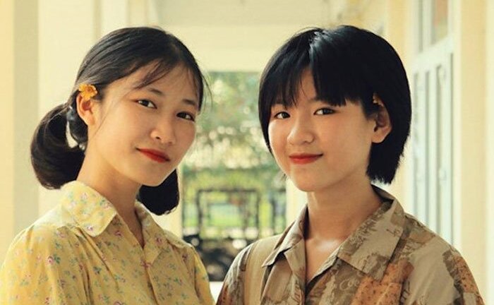 Thầy giáo ở Quảng Ninh chụp kỷ yếu cho học sinh theo phong cách những năm 90