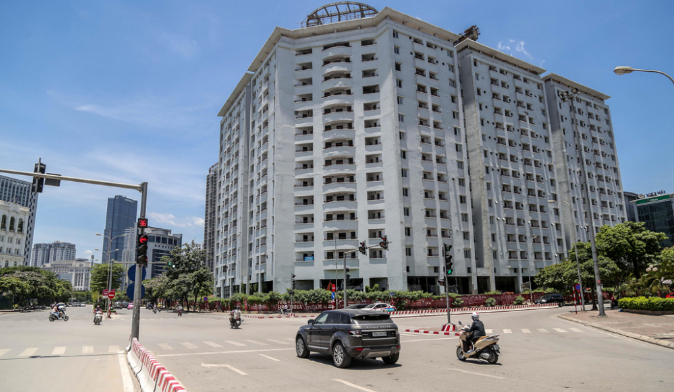 Những tòa tháp nghìn tỷ bị bỏ hoang giữa Thủ đô