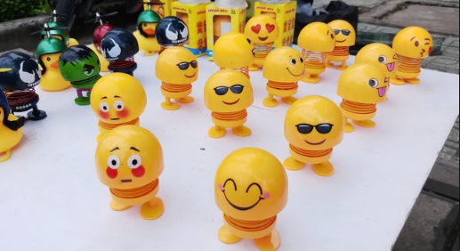 Sự thật giật mình về thú nhún lò xo bán đầy vỉa hè Hà Nội