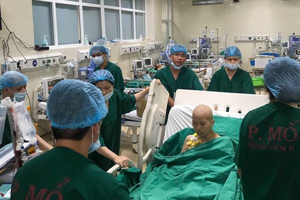 Thông tin mới nhất về sức khỏe người mẹ từ chối điều trị ung thư để sinh con