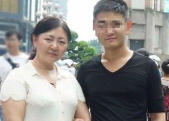 Nuôi nhầm con 23 năm, bà mẹ kiện tòa án đòi bồi thường gần 10 tỷ đồng