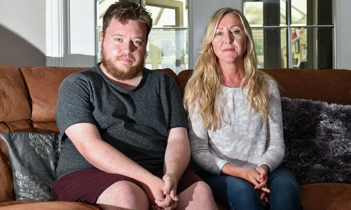 Đi du lịch về, bà mẹ mới phát hiện quên con ở sân bay