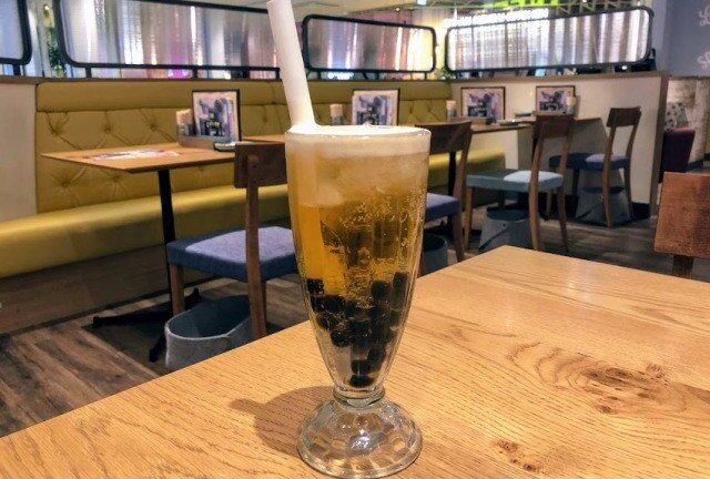 Nhật Bản ra mắt bia trân châu, 125.000 đồng/cốc