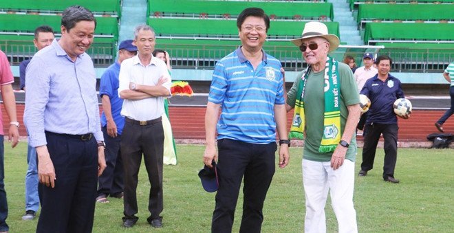 Tỷ phú người Anh muốn đưa CLB Tottenham đến Cần Thơ