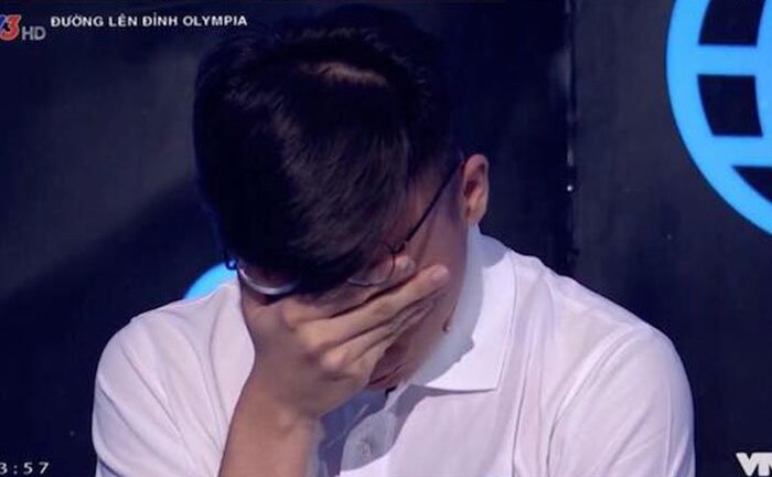 Nhiều thí sinh ôm mặt khóc tiếc nuối trong cuộc thi tuần Olympia nghẹt thở đến phút cuối