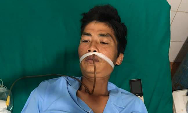 Clip: Mất điện đột ngột, bác sĩ soi đèn pin mổ cấp cứu bệnh nhân