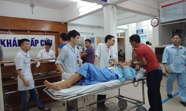 Clip: Sức khỏe các bệnh nhân trong vụ tai nạn thảm khốc 40 người thương vong ở Hòa Bình giờ ra sao?