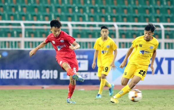 Video: Học trò Văn Quyến có chiến thắng đầu tay tại giải U15 Quốc gia