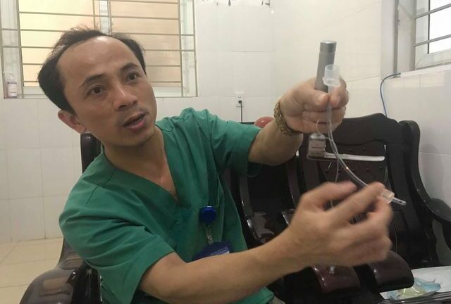 Lời kể của bác sĩ về 7 phút sinh tử cứu cháu bé hóc thạch