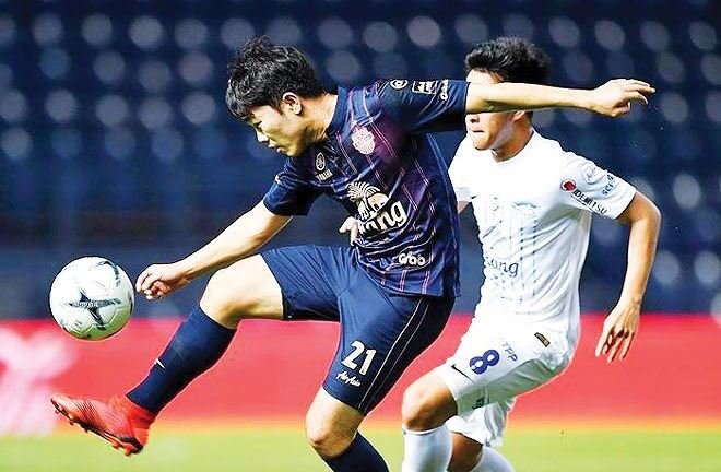 Xuân Trường bị 'bỏ rơi' ở Buriram United: Mất chỗ đứng do yếu thể lực